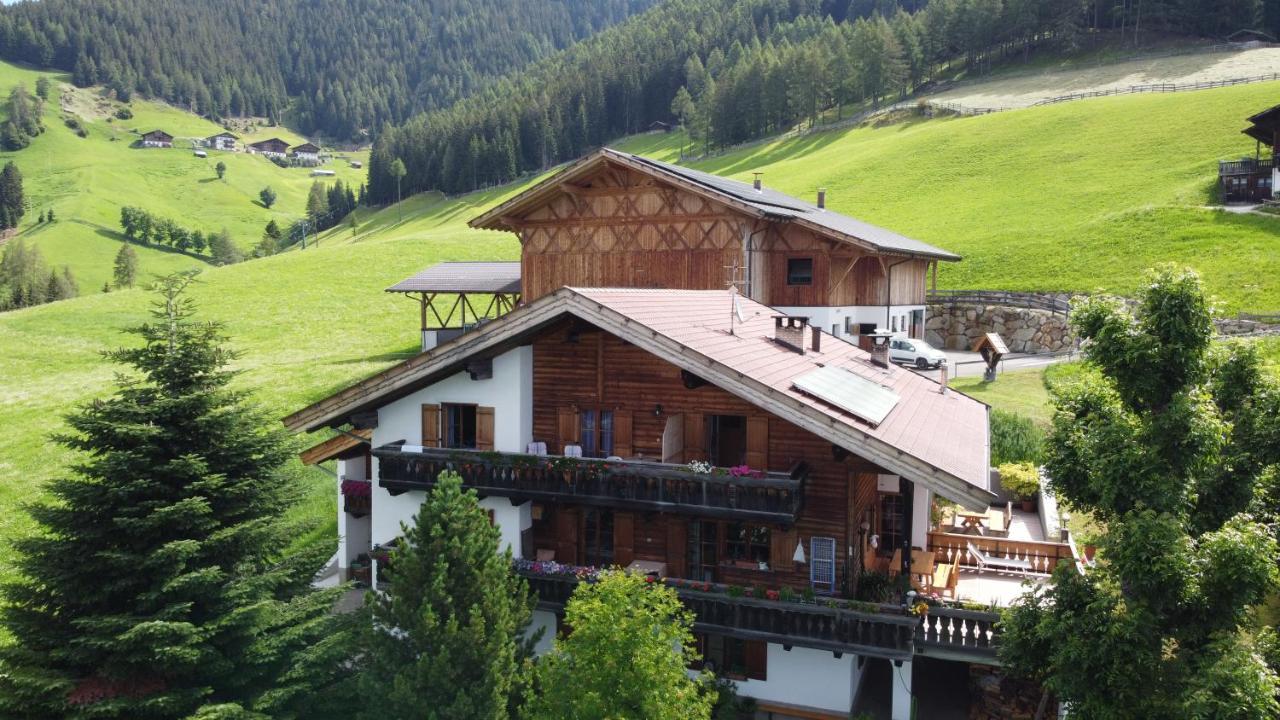 Portnerhof Auf Oberkirn Leilighet Schenna Eksteriør bilde